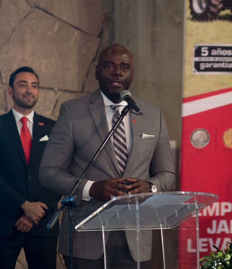 Cleophus P. Franklin Jr. addressing an audience at a corporate event in Mexico